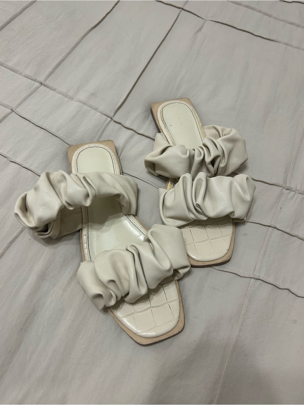 Circus by Sam Edelman - Cream Ruched Double-Strap Slide Sandals